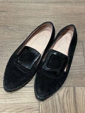ROGER VIVIER
Suede Buckle Loafers size 5